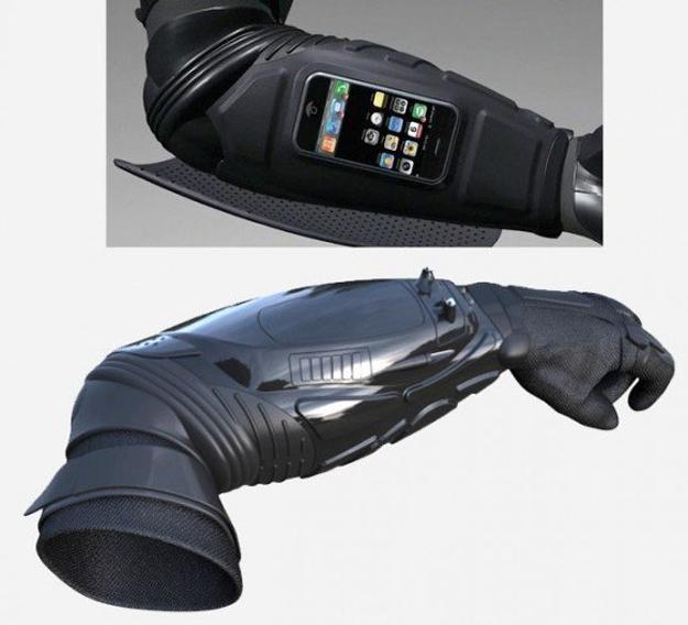 Batman-like-armored-iPhone-dock-brings-mobile-protection-for-you-and-your-smartphone