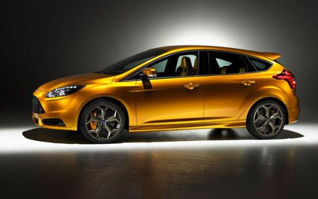 Ford Focus ST side