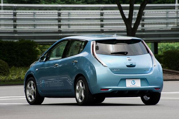 Nissan-turning-a-new-Leaf-in-2012,-offers-up-big-upgrades-to-the-little-electric