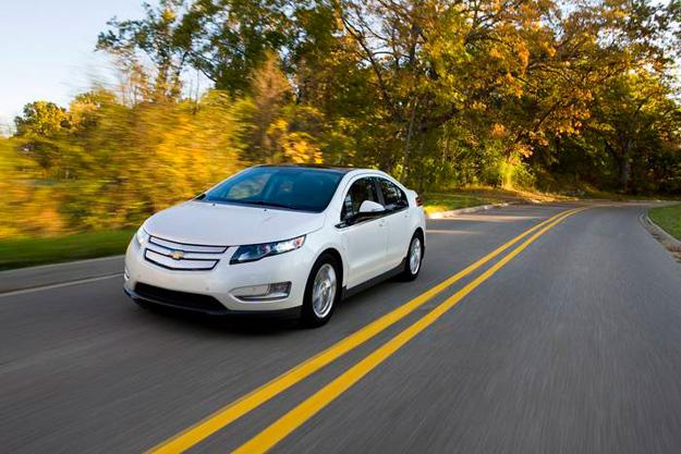 2013-Chevy-Volt-sees-slight-surge-in-upgrades,-adds-new-drive-mode-and-safety-features
