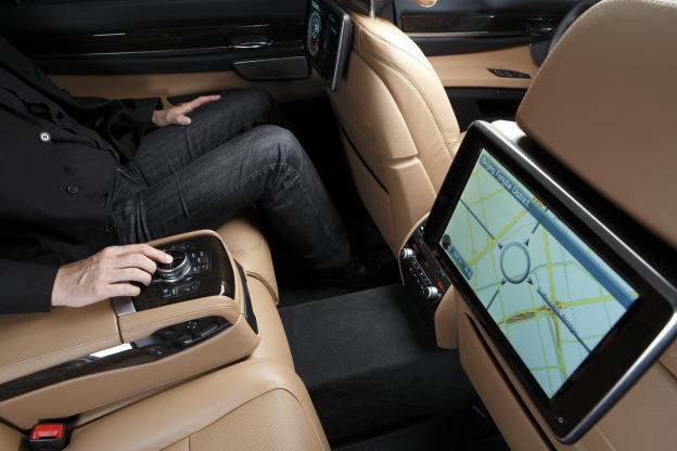 Mobility and milestones: 2012 BMW ConnectedDrive system adds 3D maps, touchpad, and 4G LTE hotspot