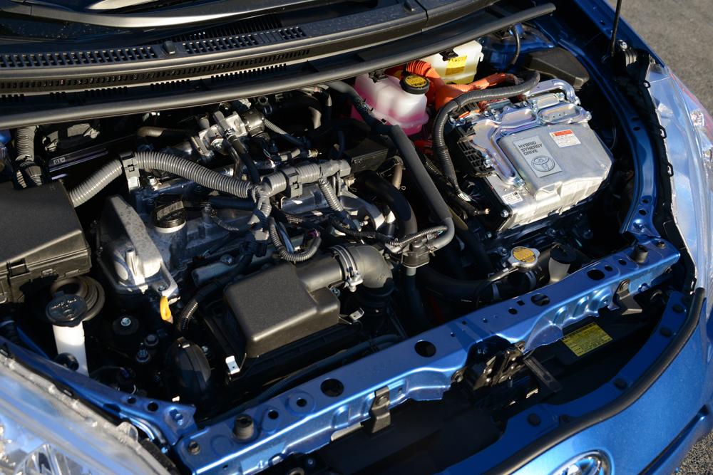 2012 Toyota Prius C Review engine hybrid car