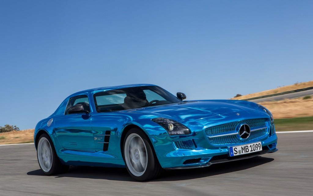 Mercedes-Benz SLS AMG Electric Drive front three-quarter motion view