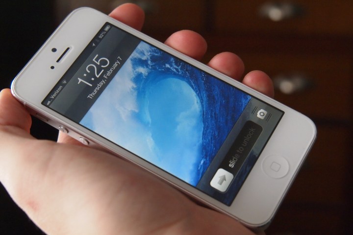 iPhone 5 unlock screen