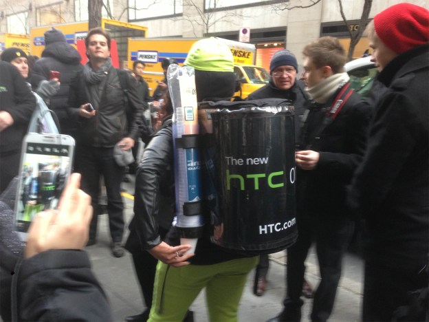 HTC trolls Samsung
