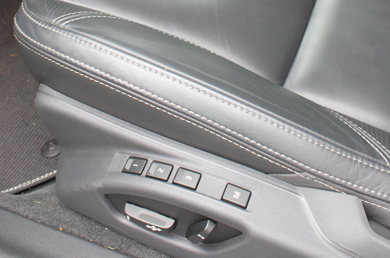 2013 volvo s60 t6 r design interior driver seat controls
