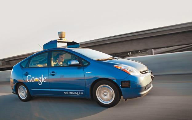 Googl self-driving Toyota Prius