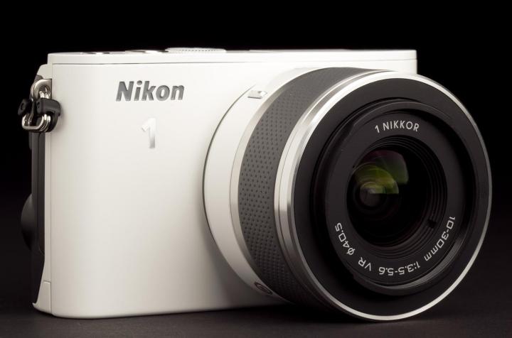Nikon 1 J3 front right angle