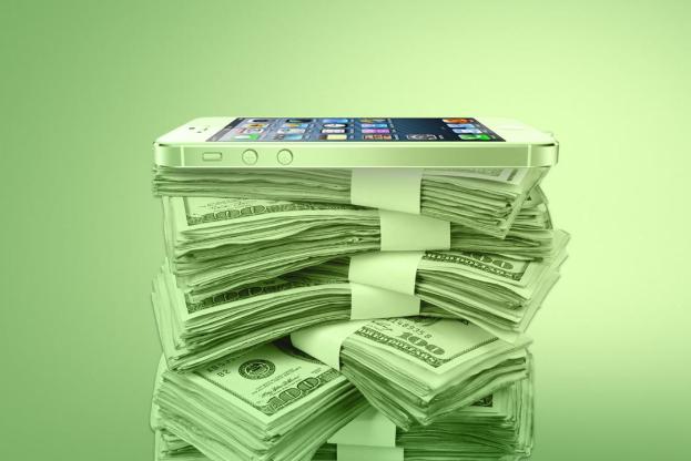 iPhone 5 Money Pile