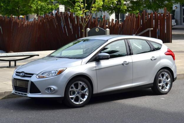 2012 ford focus sel review front angle