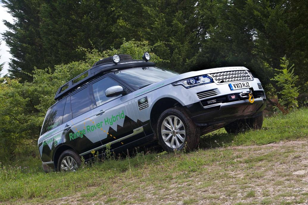 2014 Land Rover Range Rover hybrid off-road