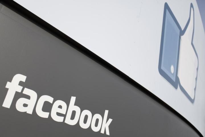 facebook could affect your credit score thumbs up