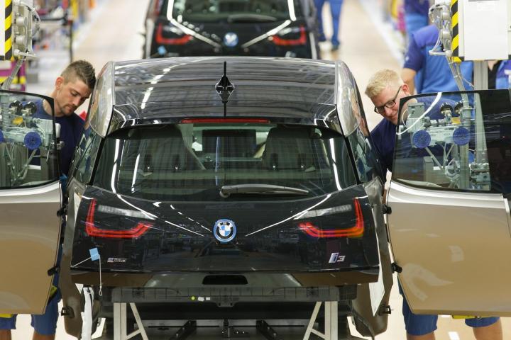 watch the bmw i3 being assembled assembly