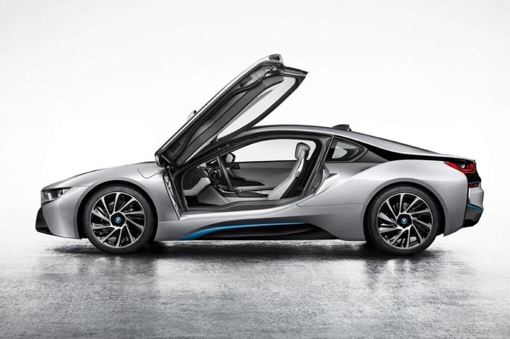 Official Photos Of Bmw I8 Leaked And The Interior Is, Well, Busy | Digital  Trends
