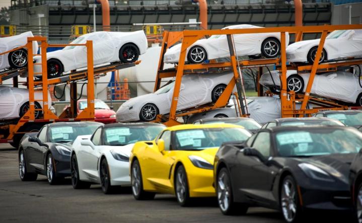 2014 Chevrolet Corvette Stingray deliveries begin