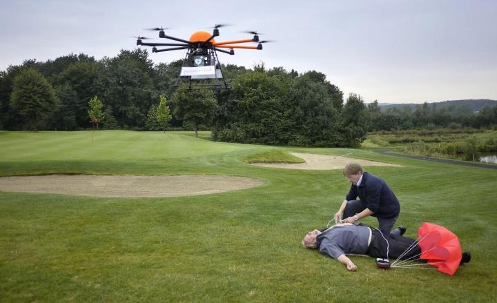 defikopter drone delivers defibrillators to save heart attack victims