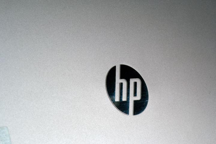 HP Spectre 13t x2 back logo