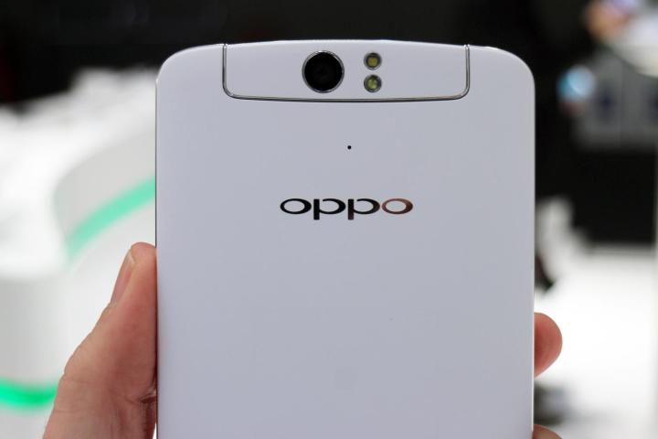 Oppo N1 hands on camera back macro