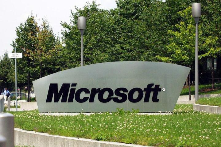 give up your iphone for 200 microsoft set to expand trade in program