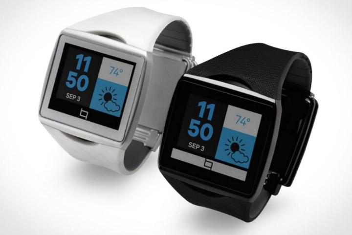 smartwatches are going to make smartphone screens obsolete qualcomm toq smartwatch white black