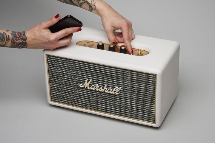 marshalls new stanmore wireless speaker blends 70s style with modern convenience  18 edit