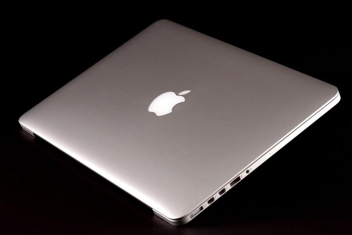 MacBook Pro 13 2013 back angle