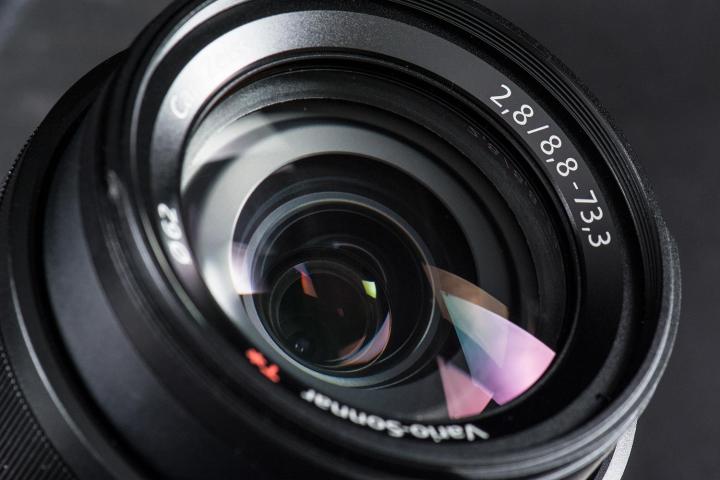 Sony DSC-RX10 review lens macro