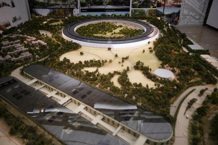 apple gives more detailed look at its spaceship campus model 2