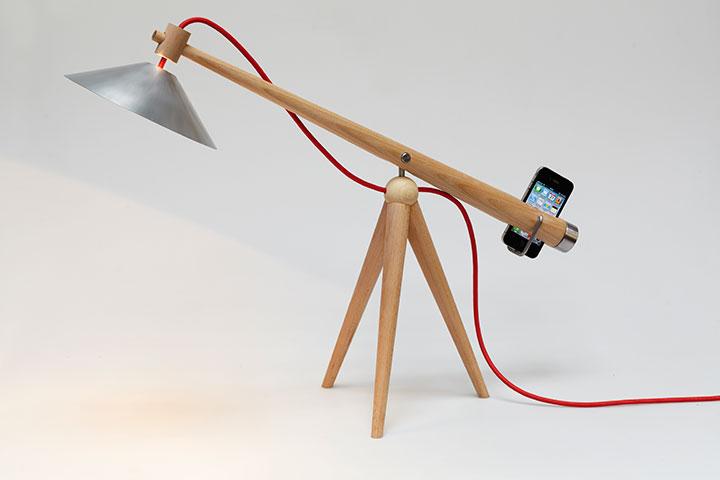 force yourself to stay focused with this clever desk lamp balance