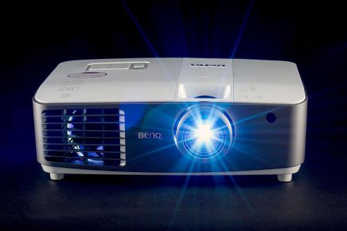BenQ W1500 Projector front1