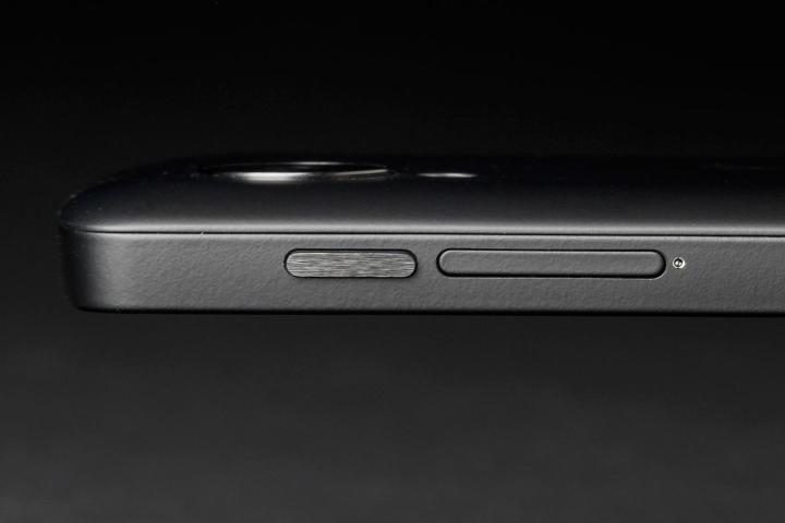 Google Nexus 5 review right side macro