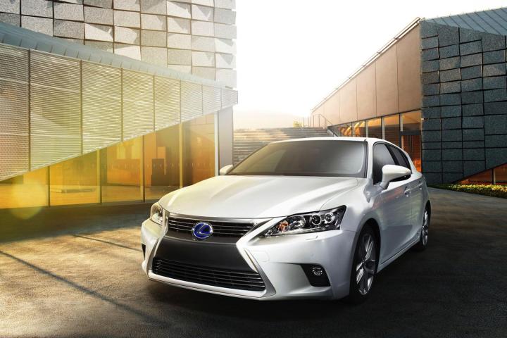 dont let spindle grille confuse 2014 lexus ct 200h prius tuxedo preview