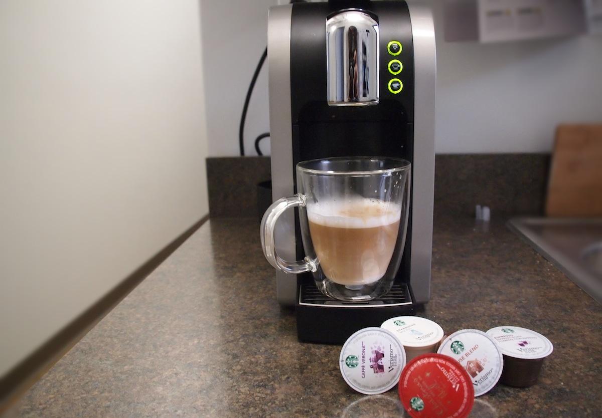 Starbucks Verismo V coffee maker review: This pint-size Starbucks brewer  uses pricey pods for your morning joe - CNET