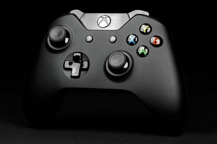 microsoft xbox one review controller front angle