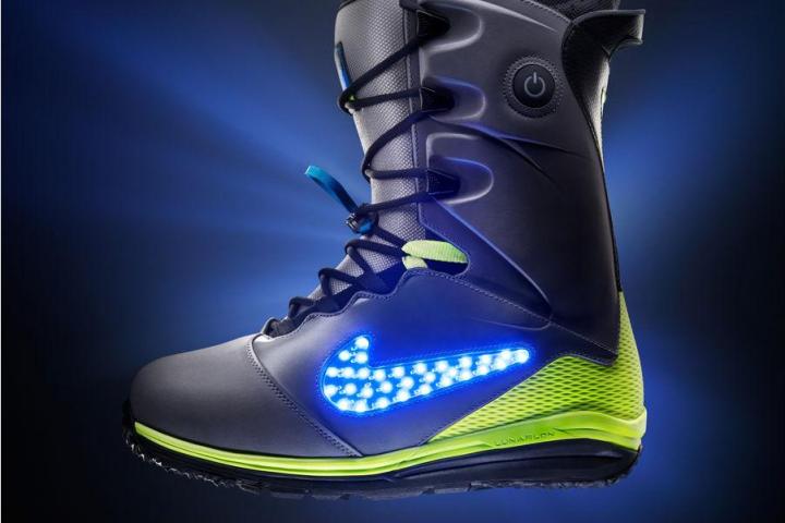 nikes fresh new light led snowboard boots nike lunarendor