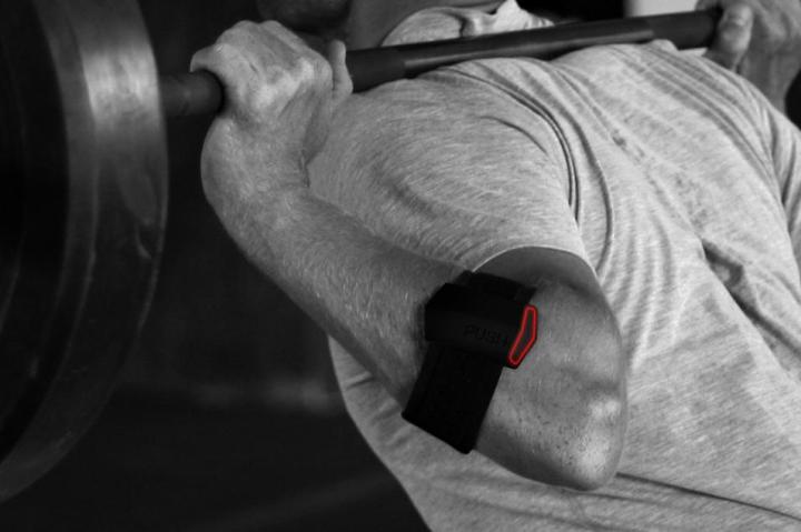 push fitness armband tracks your workout tracker