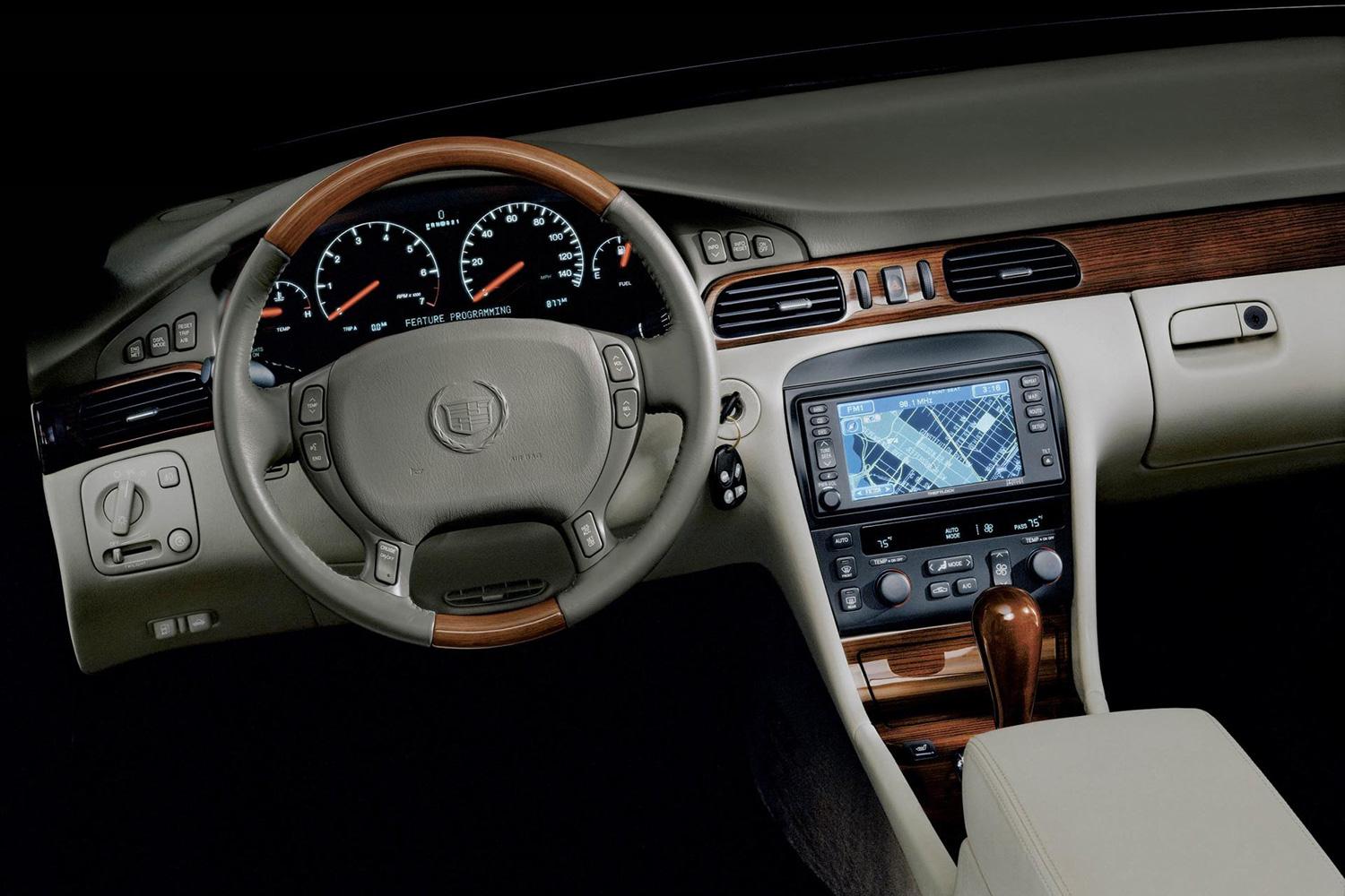 2004 Cadillac Seville interior front