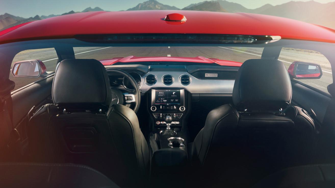 2015 ford mustang unveil cockpit