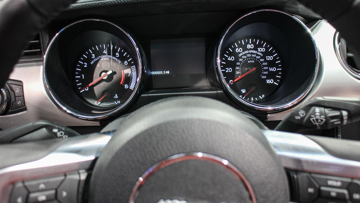 2015 ford mustang dash cluster