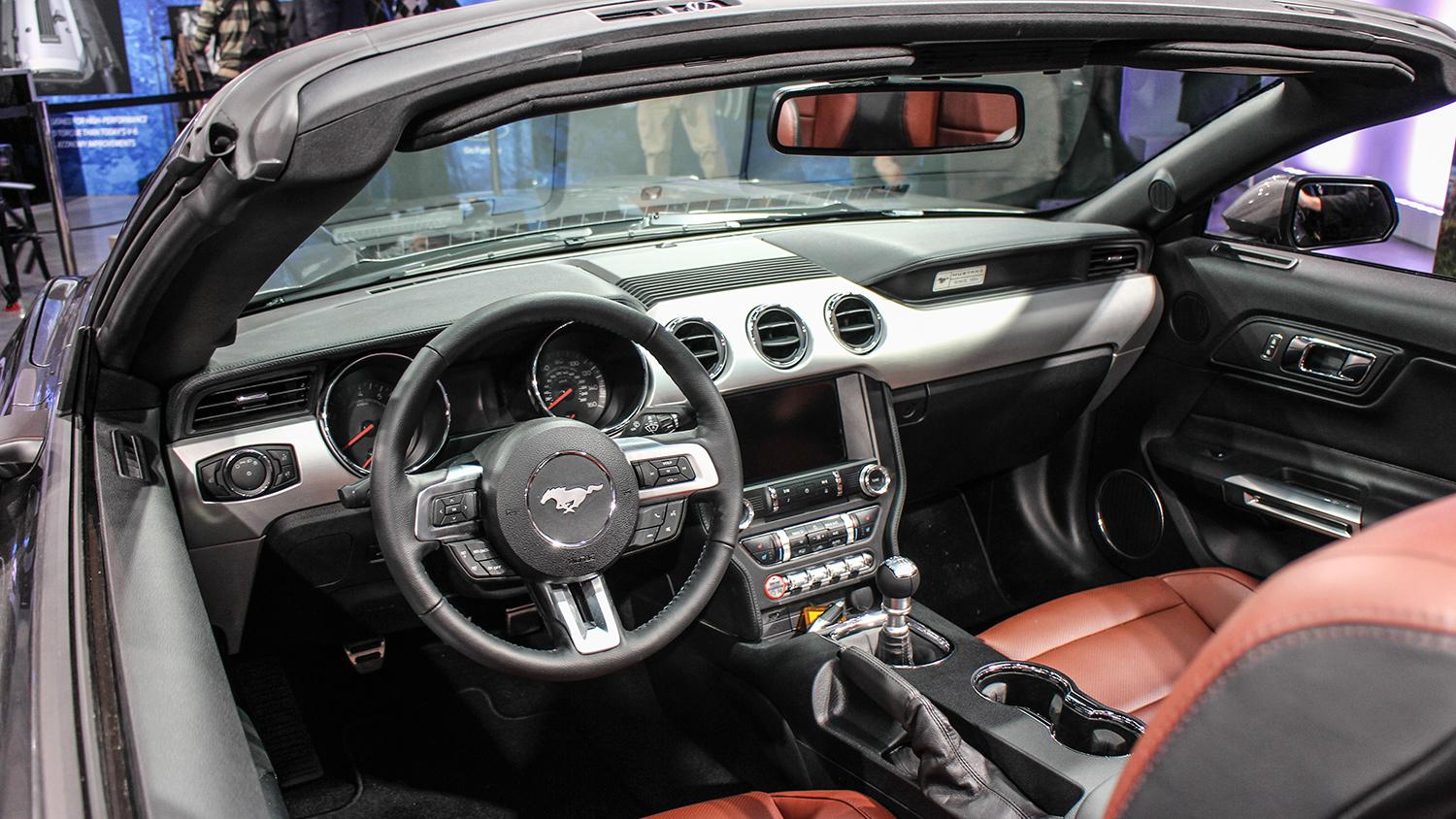 2015 ford mustang interior steering wheel