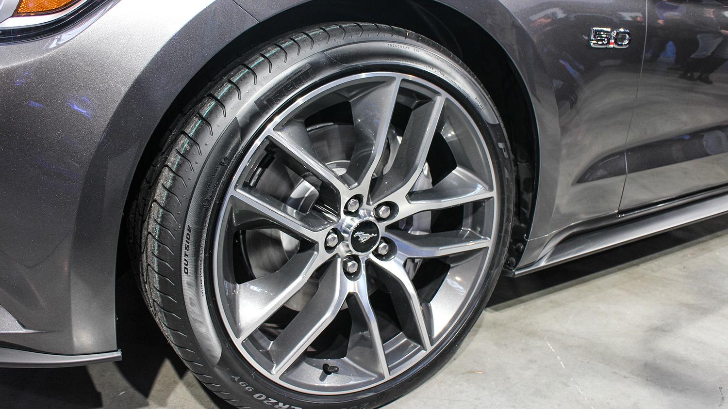 2015 ford mustang wheels