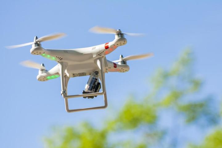 uk lawmakers want a tracking system for all drone owners quadcopter