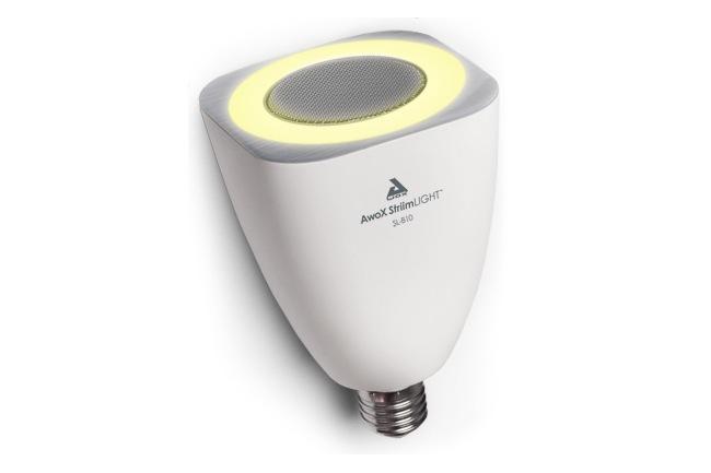 avox striimlight led light bulb speaker