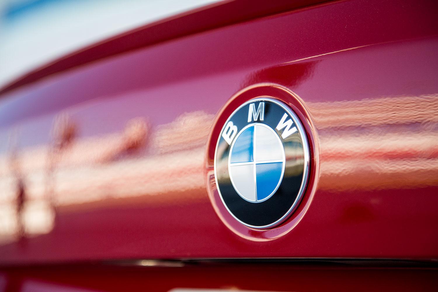 2014 BMW M235i back logo