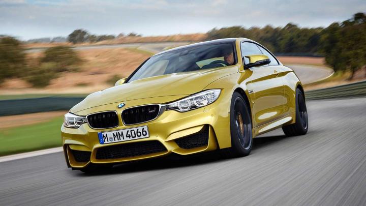 2014 BMW M4 Coupe front left motion