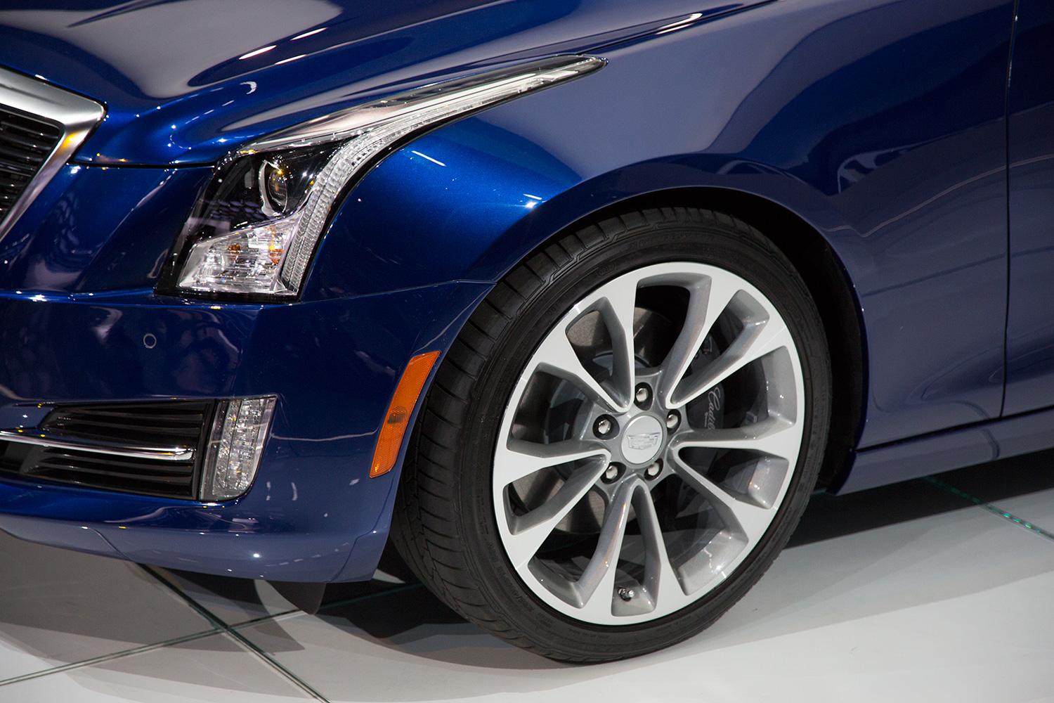 2015 Cadillac ATS Coupe front left macro