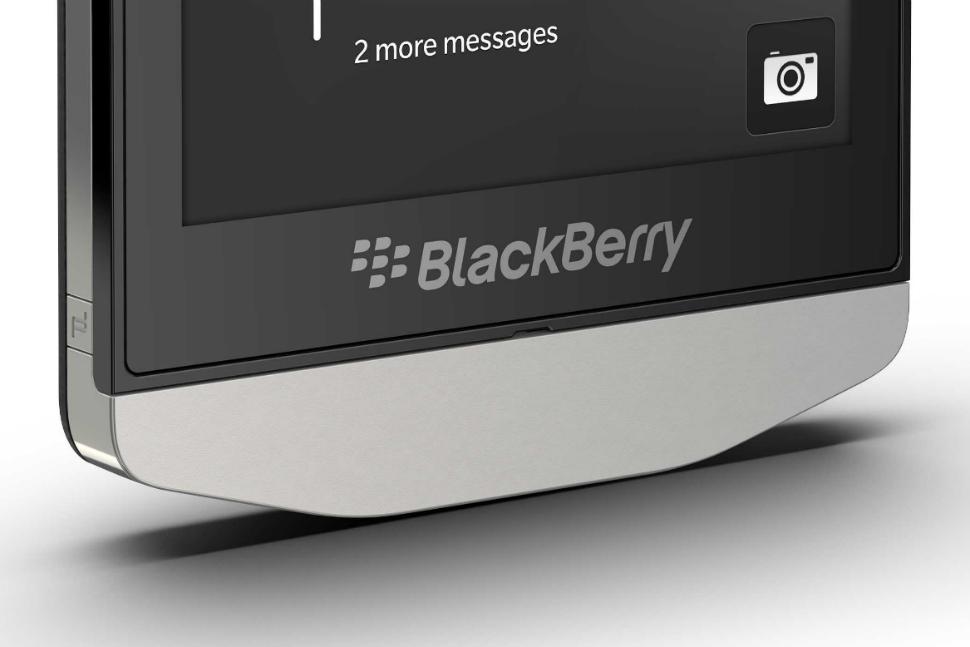 BlackBerry P9952 Close