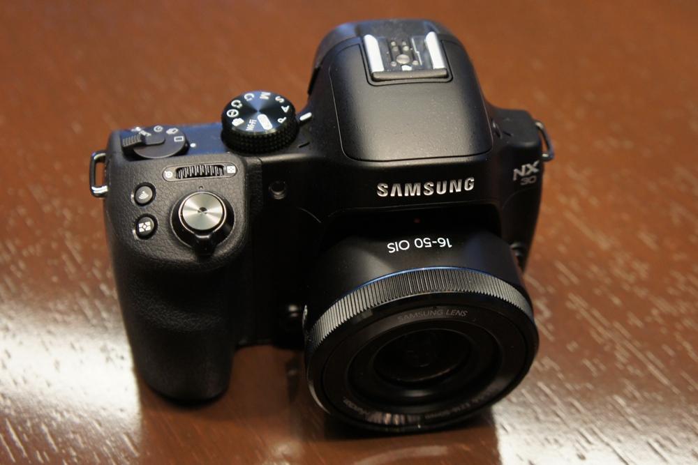 samsung announces nx30 mirrorless camera and android powered galaxy 2 dsc08191