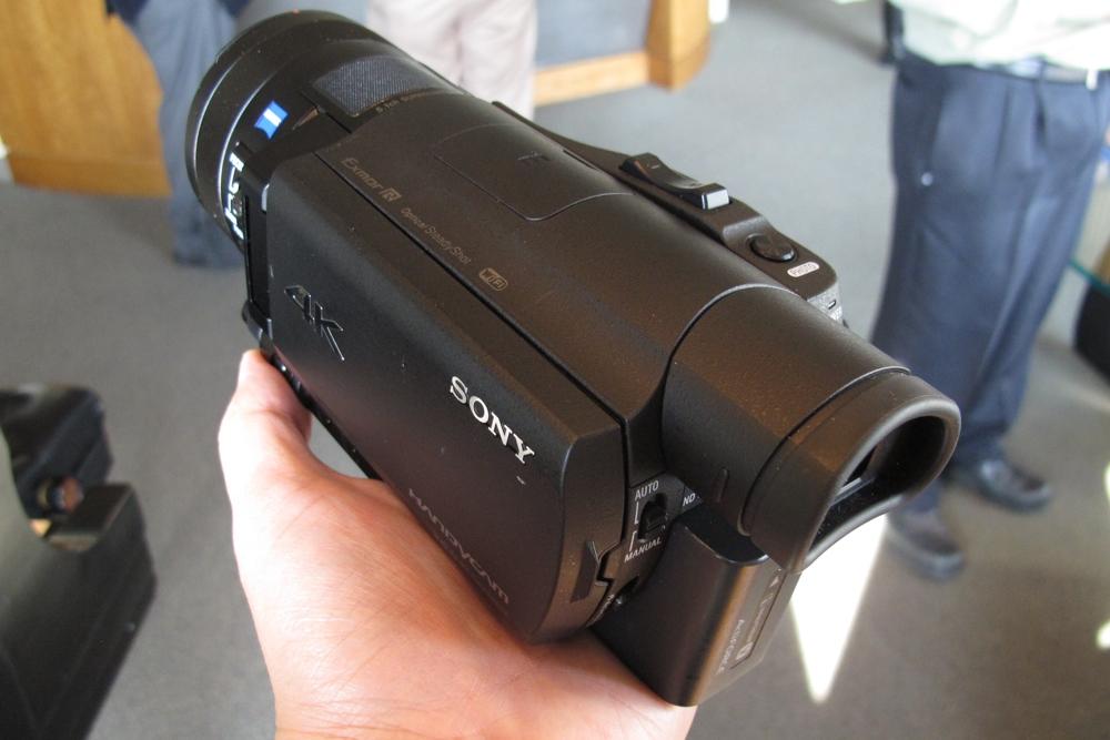 sony announces fdr ax100 4k handycam camcorder img 5597