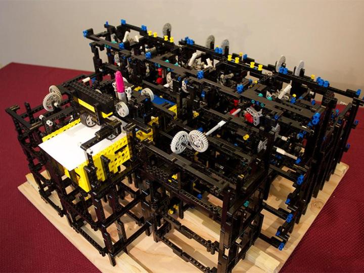 apple engineer constructs drawing machine lego